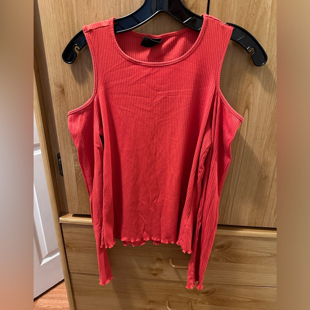 Open cut shoulder top